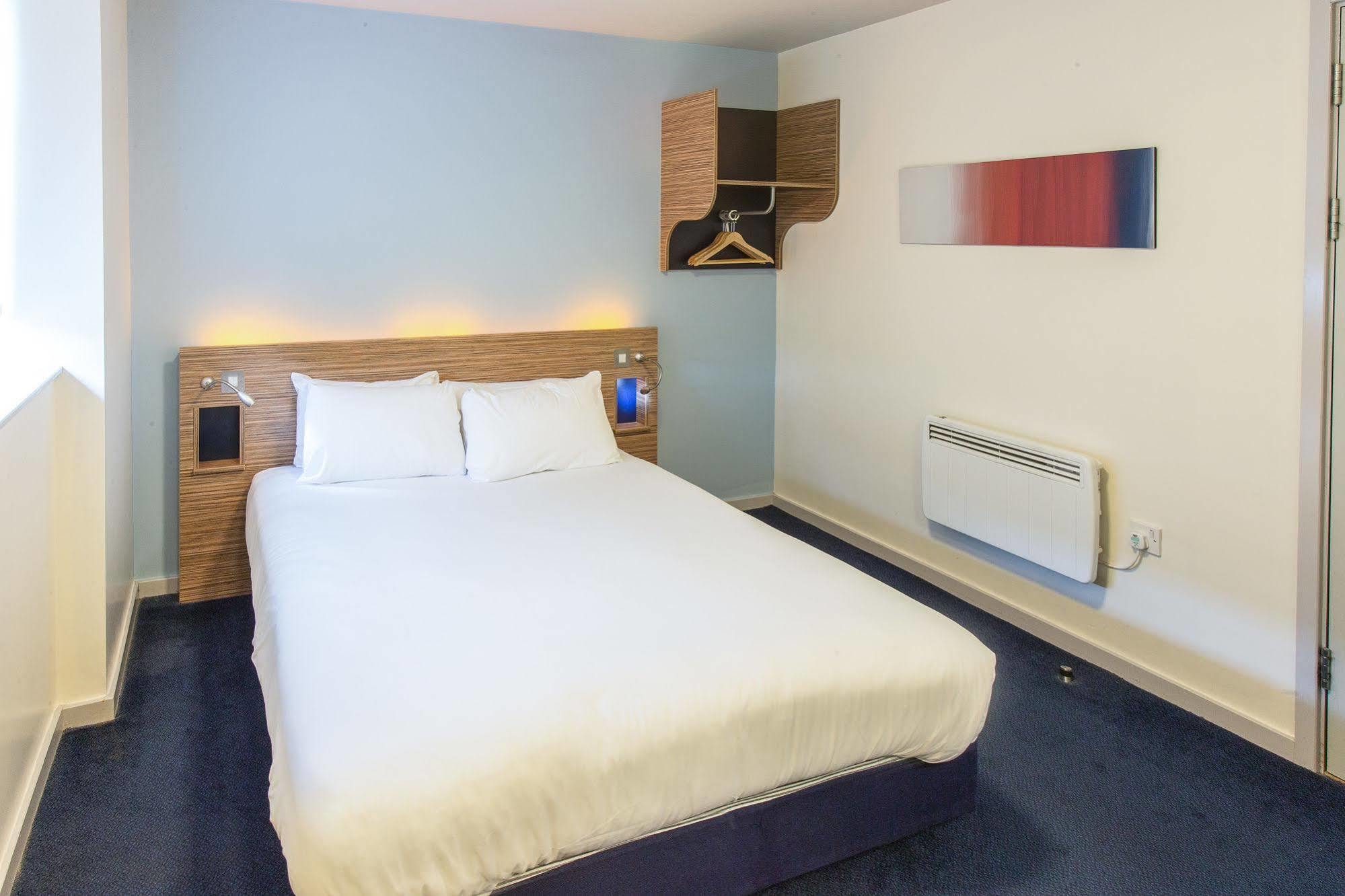 Redwings Lodge Wolverhampton Central Esterno foto