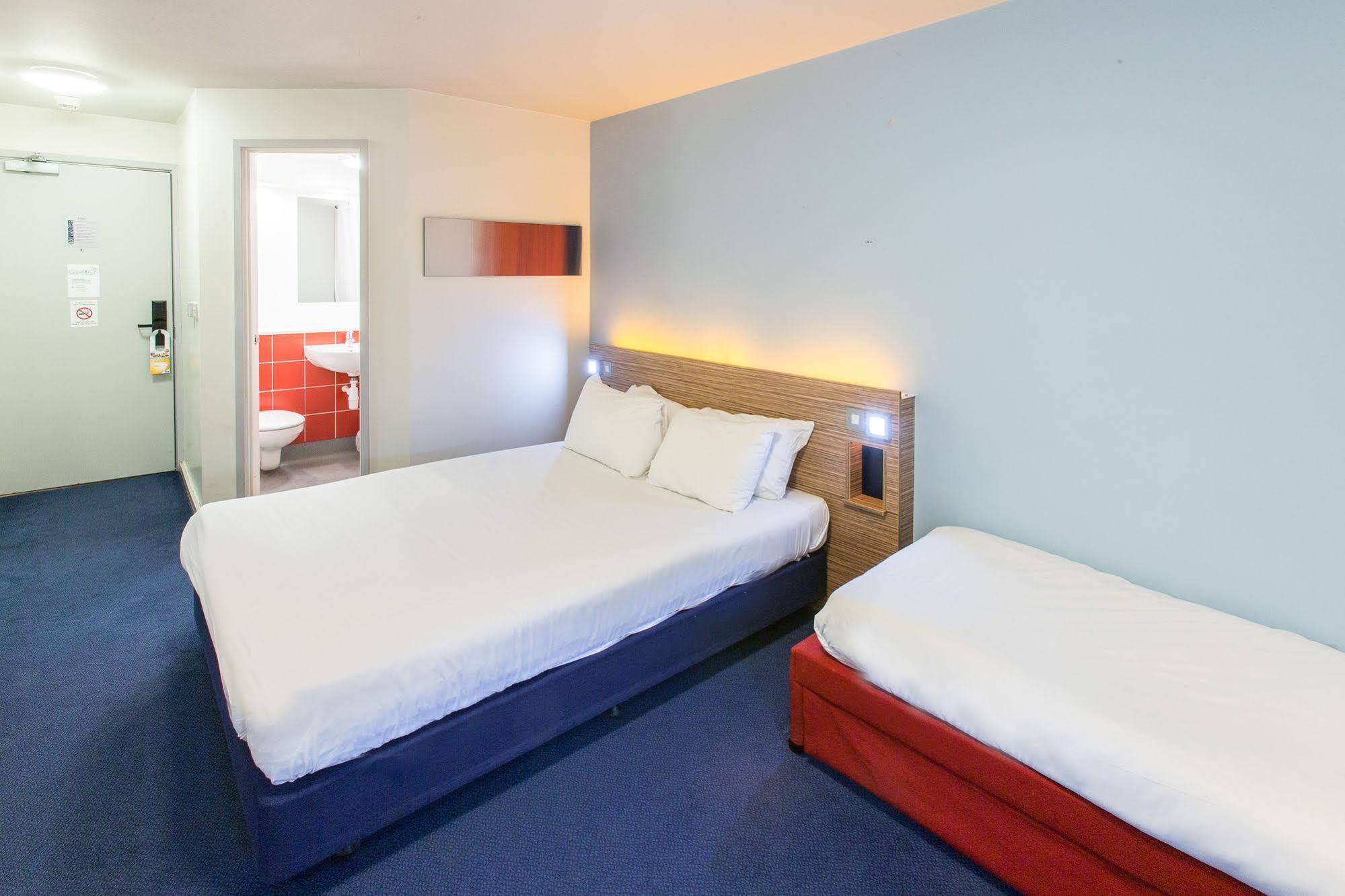 Redwings Lodge Wolverhampton Central Esterno foto