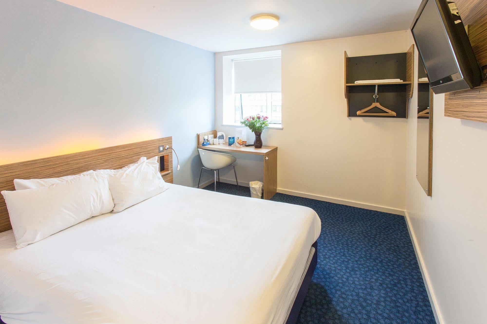 Redwings Lodge Wolverhampton Central Esterno foto