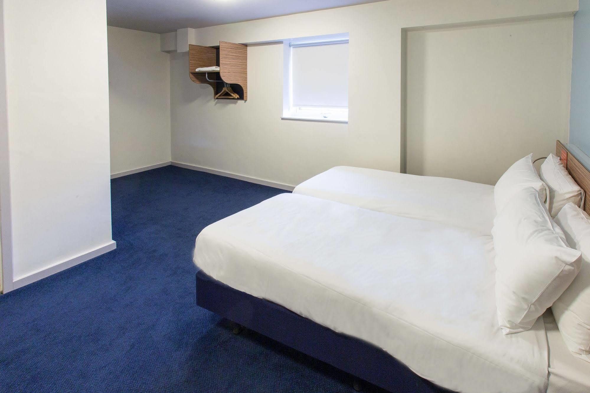 Redwings Lodge Wolverhampton Central Esterno foto